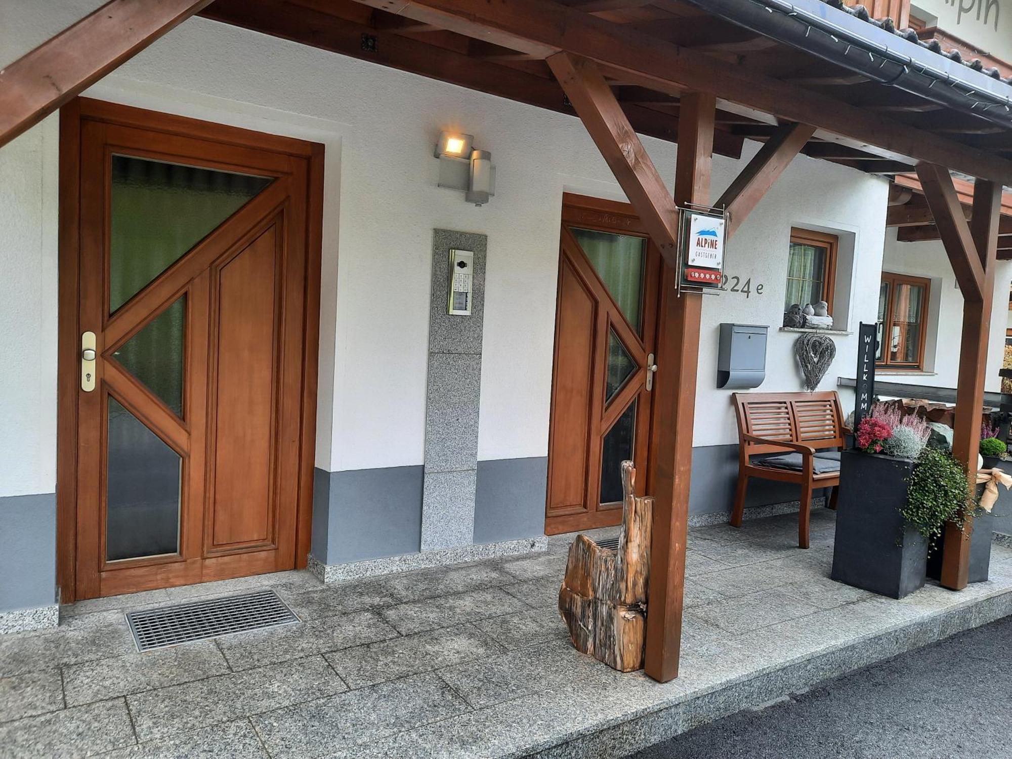 Haus Alpin Apartments Петной-ам-Арльберг Экстерьер фото